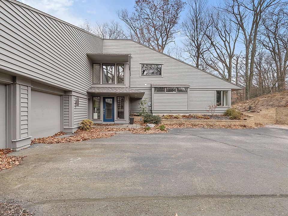 1st image of 4690 Valleywood Ct