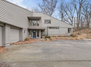 4690 Valleywood Ct, Holland, MI 49423