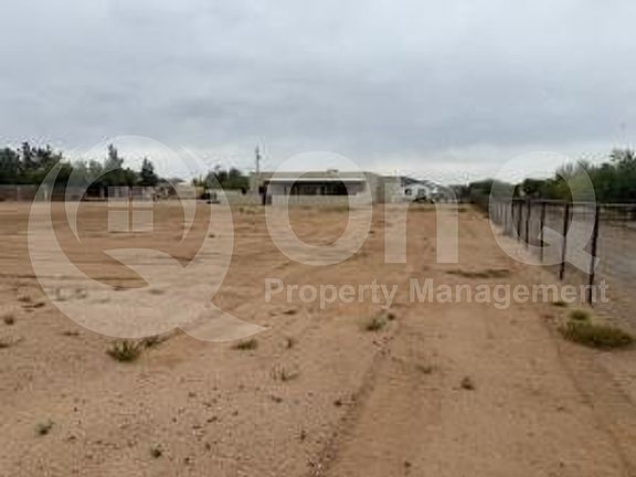 5th image of 934 E Carlise Rd