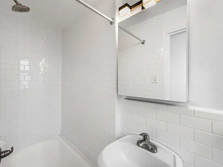 562 W End Ave #12E — Photo 8