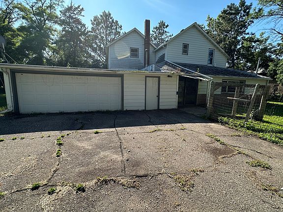 4th image of 222 S Ottowa St