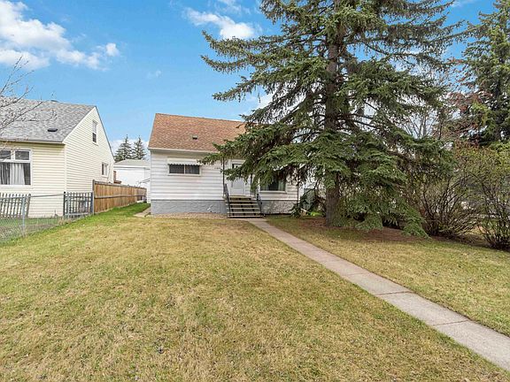 3rd image of 11539 Saint Albert Trl NW