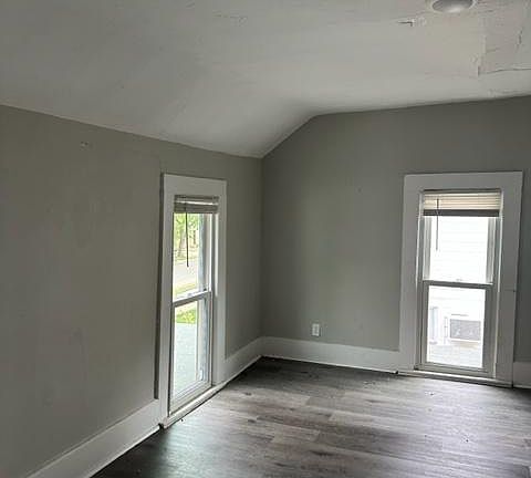 4th image of 301 W 4th Ave