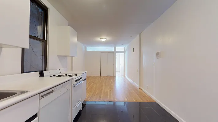 Rented by Bond New York | media 3