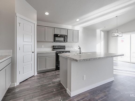 5th image of 4290 N Maplestone Ave