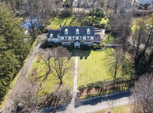 118 Windsor Gate, Great Neck, NY 11020