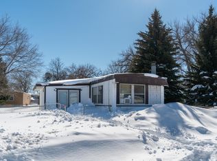 102 Newtown Ave, Mandan, ND 58554