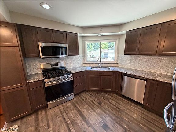 4th image of 21779 Eaton Rd