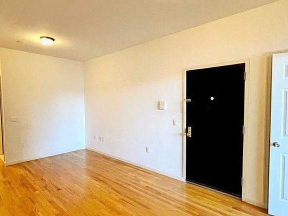 5th image of 228 4th Ave APT 3L