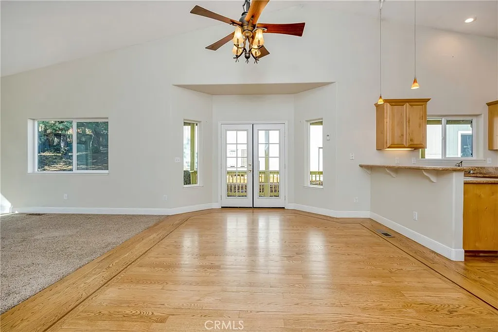 4 bed, 2492 sqft, $2,650 — Photo 4