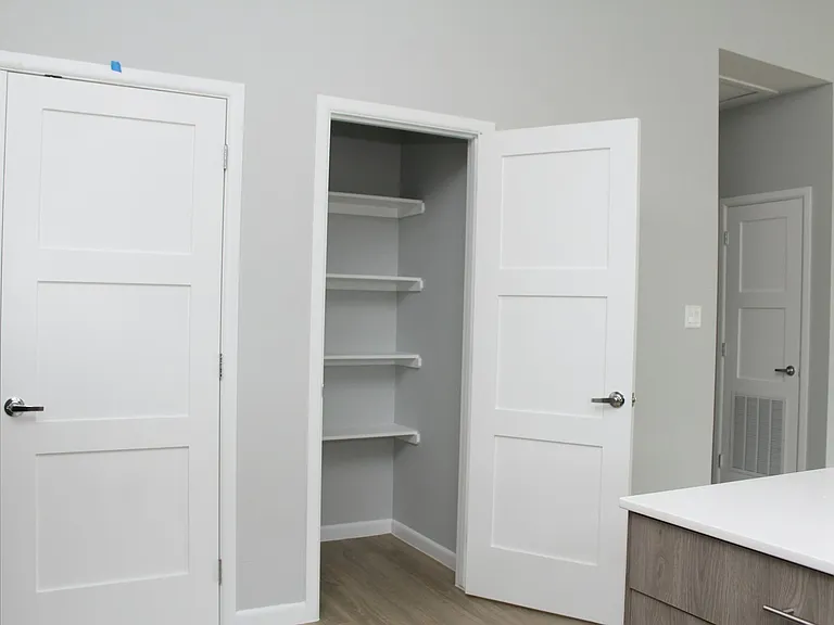 1 pantry