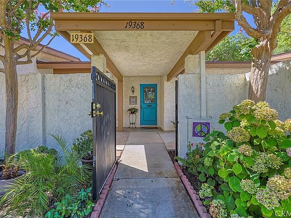 3rd image of 19368 Avenue Of The Oaks