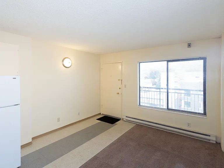 4130 11th Ave NE #2002 — Photo 4