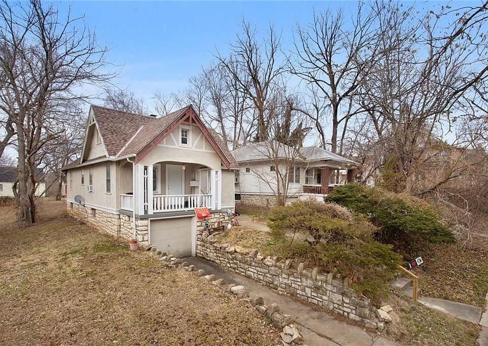 1716 E 67th St, Kansas City, MO 64131 | Zillow