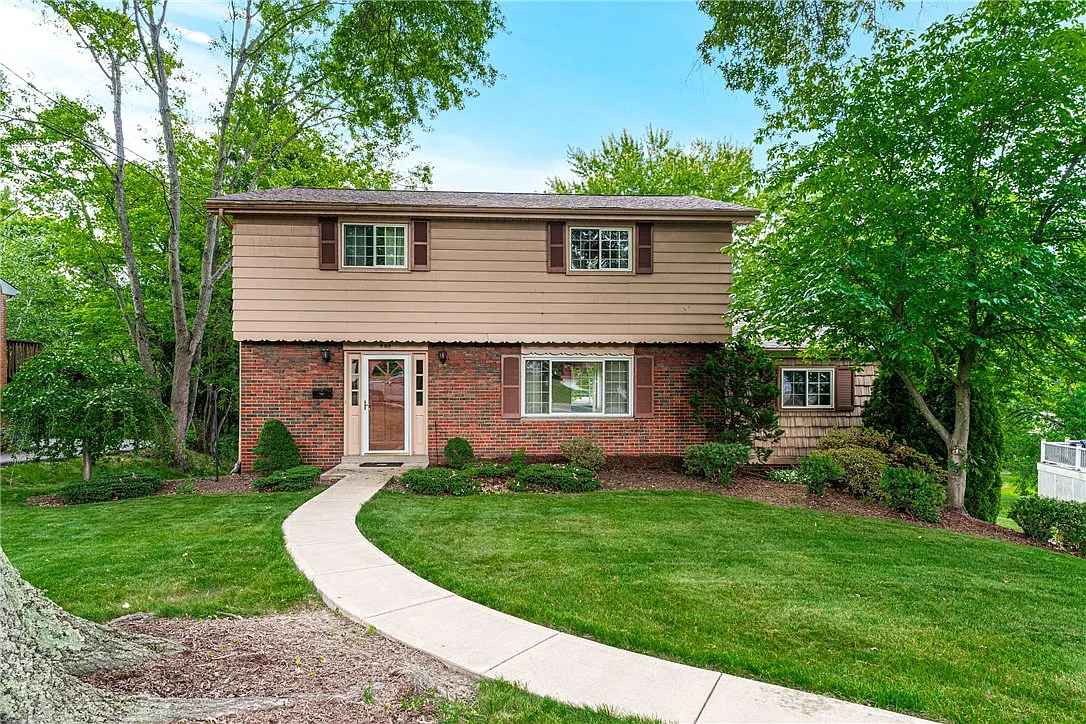 404 Woodhaven Dr photo 1