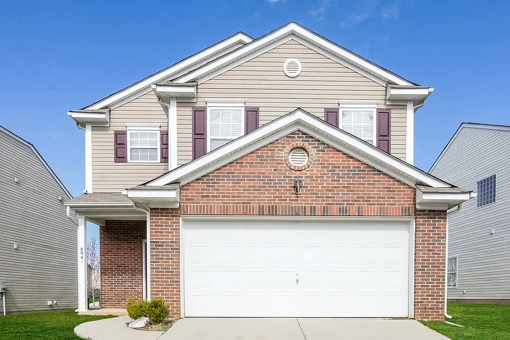 3 bed, 2.5 bath, 1912 sqft, $2,090 — Photo 1