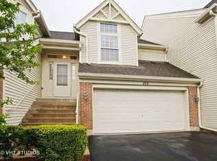 25 Ione Dr UNIT B, South Elgin, IL 60177