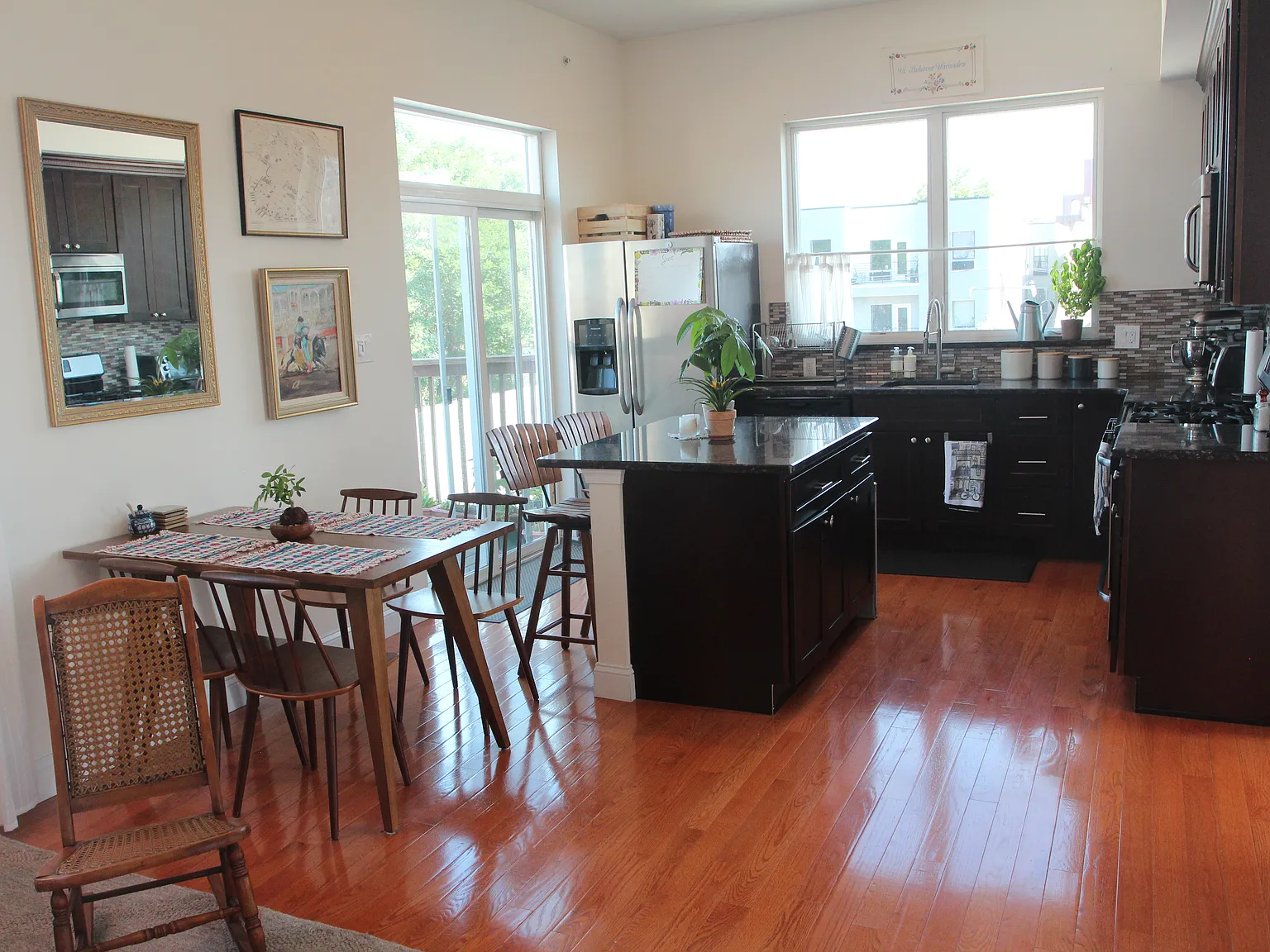 2 bed, 842 sqft, $1,850 — Photo 1