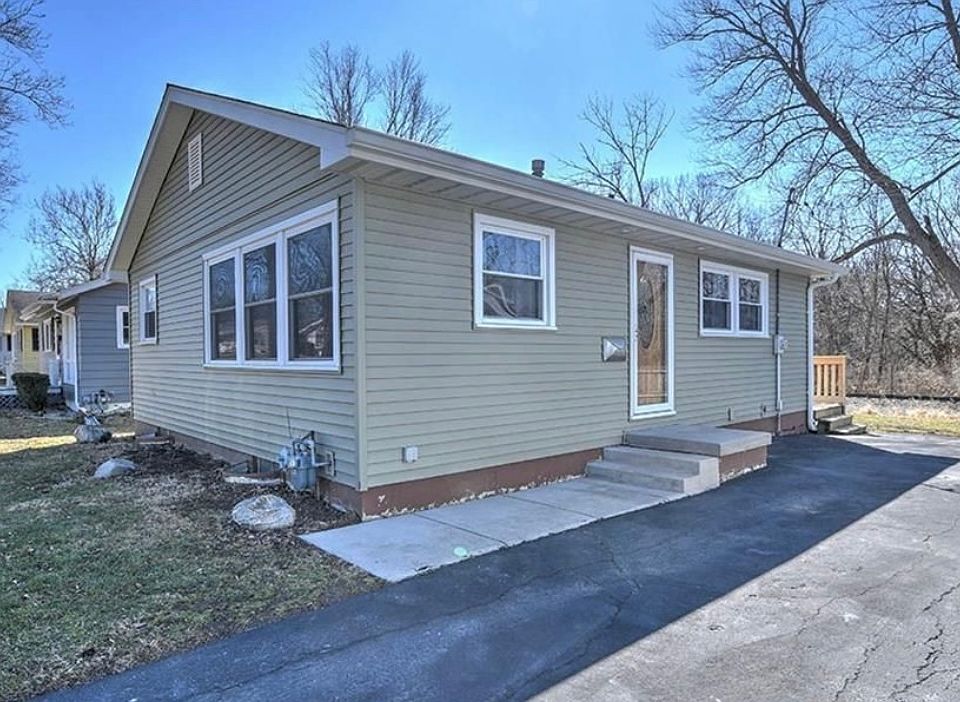 1st image of 19 Kaydon Dr