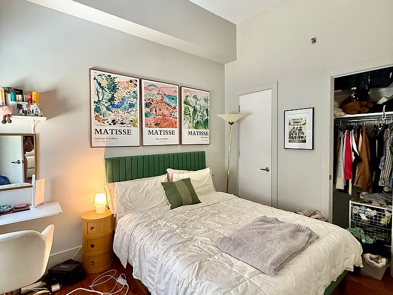566 Dekalb Ave #3H — Photo 4