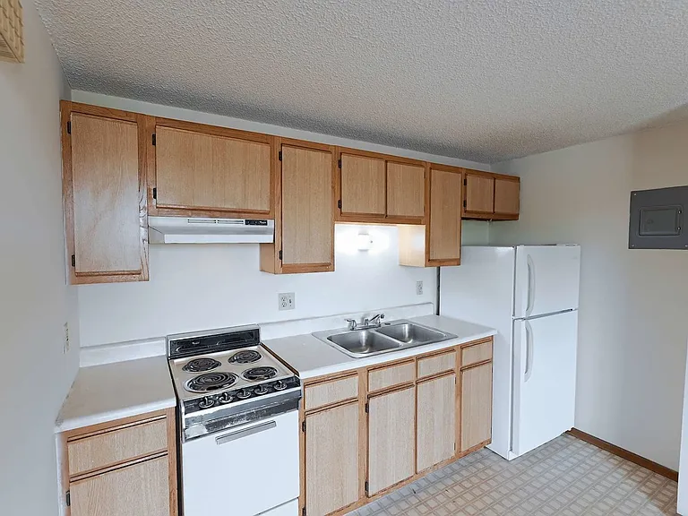 Maplewood Apartments — Photo 41
