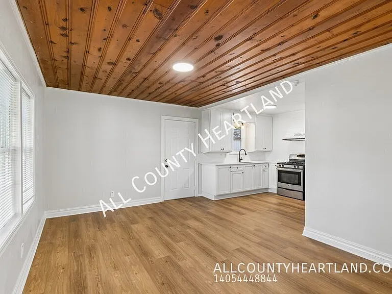 2145 NW 32nd St — Photo 4