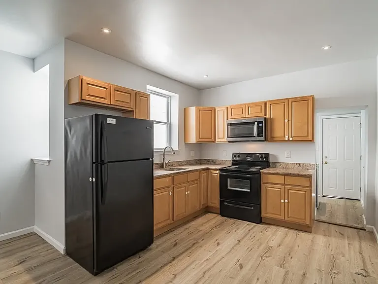 1239 N Frazier St #1 — Photo 12