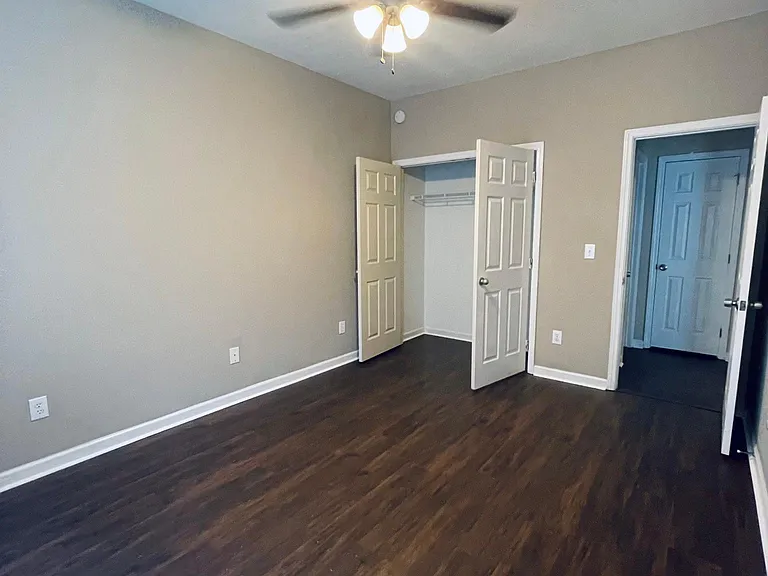 102 Frances Ln — Photo 8