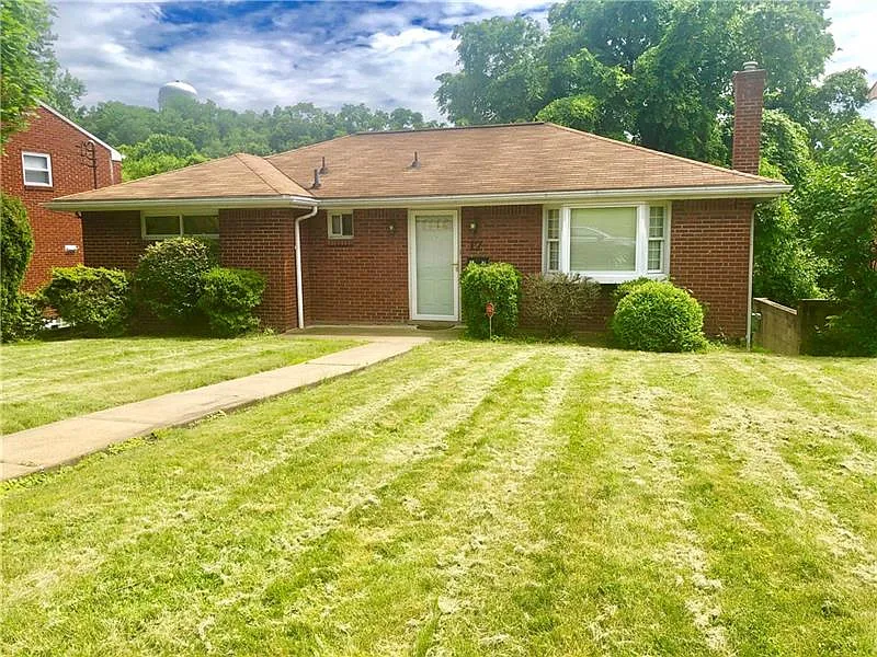 17 Julian Dr photo 1