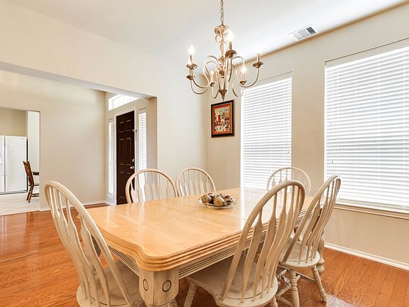 2nd image of 4108 Santa Marina St