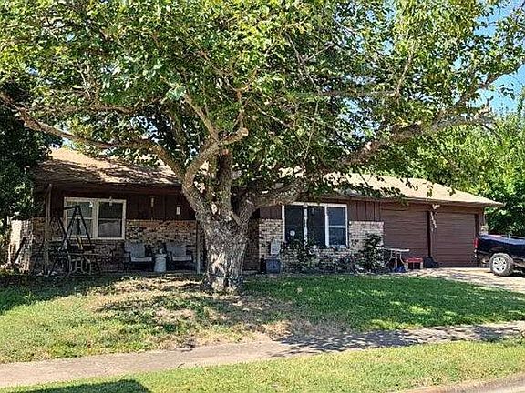 3rd image of 1108 Cummings Ave