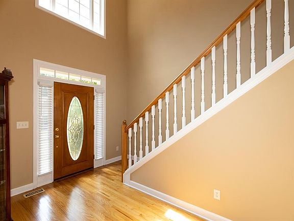 5th image of 5785 Wembley Dr