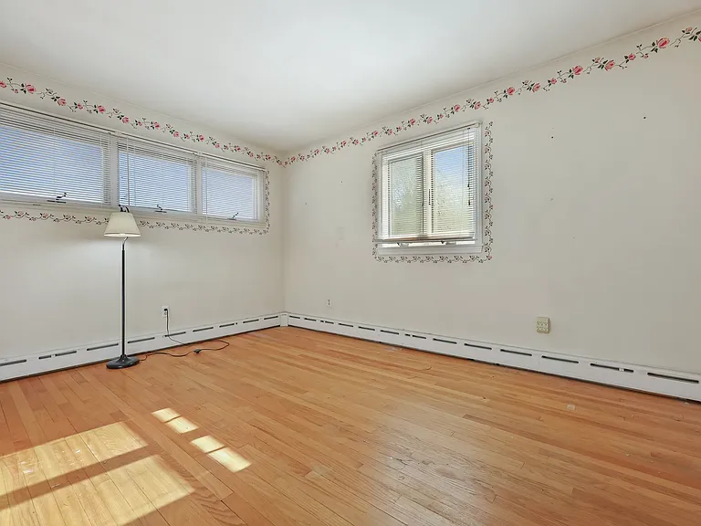 67 Barclay Dr — Photo 18