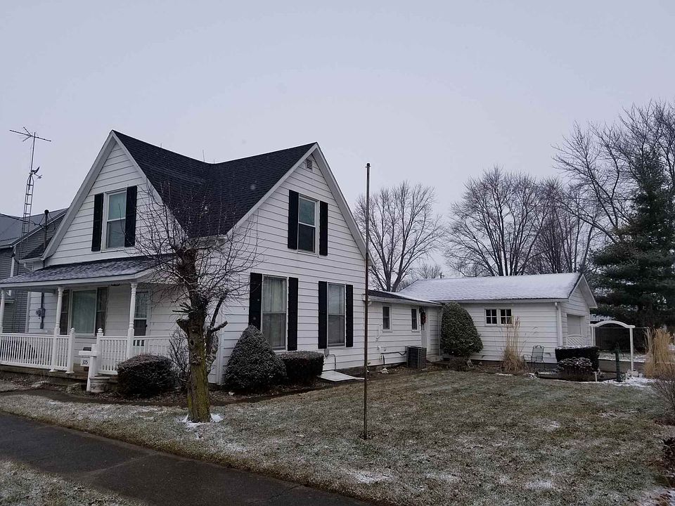 2nd image of 105 Pearl St