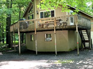 126 Maxatawny Dr, Pocono Lake, PA 18347