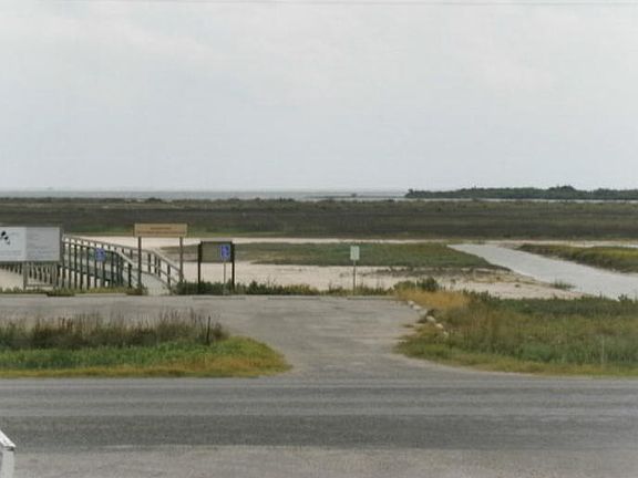 4th image of 2004 S Doughty St