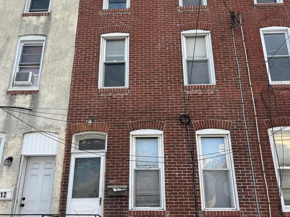 814 Upland St, Chester, PA 19013