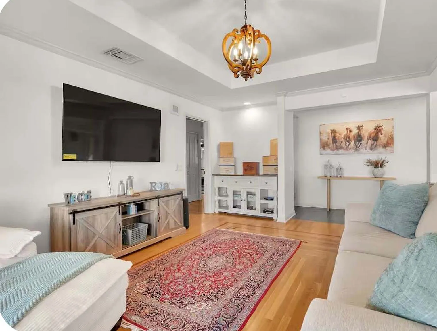 4 bed, 2.0 bath, $11,246 — Photo 3