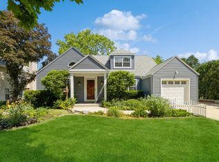 210 Waverly Rd, Barrington, IL 60010