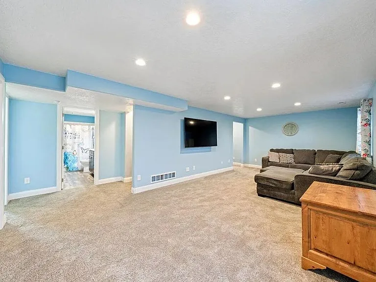 810 E Homestead Blvd — Photo 25