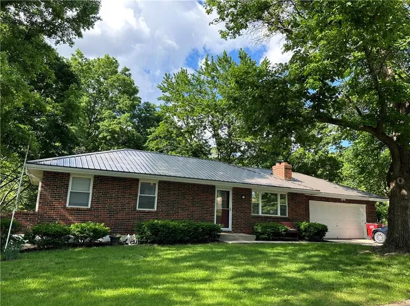2819 Stephens Ln, Lexington, MO 64067