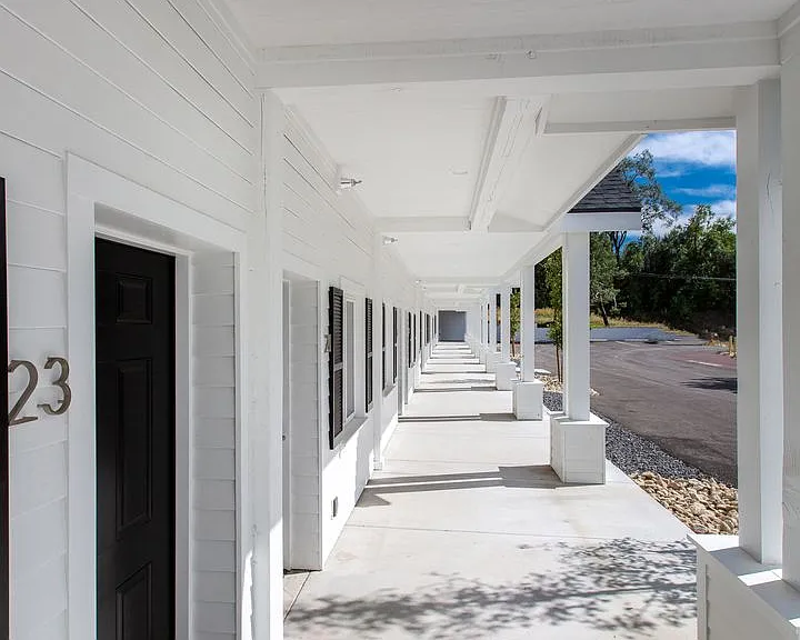 1117 E Gurley St — Photo 12