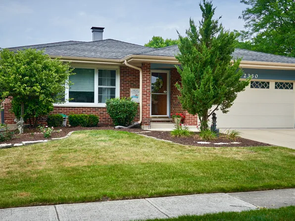 2330 Green Valley Rd, Darien, IL 60561
