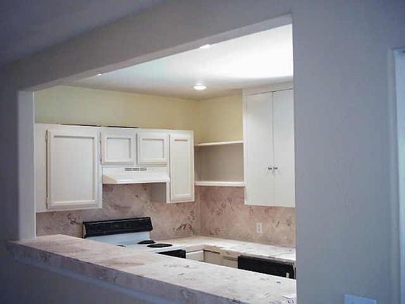 3rd image of 3023 E Mulberry Street