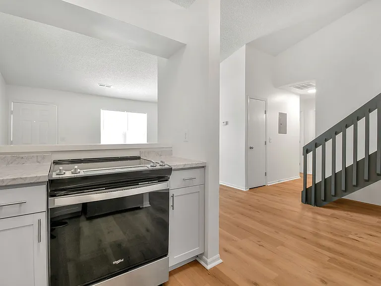 Coventry Apartments — Photo 65