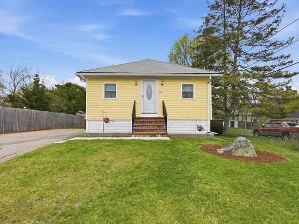 28 Rosina Rd, Weymouth, MA 02189