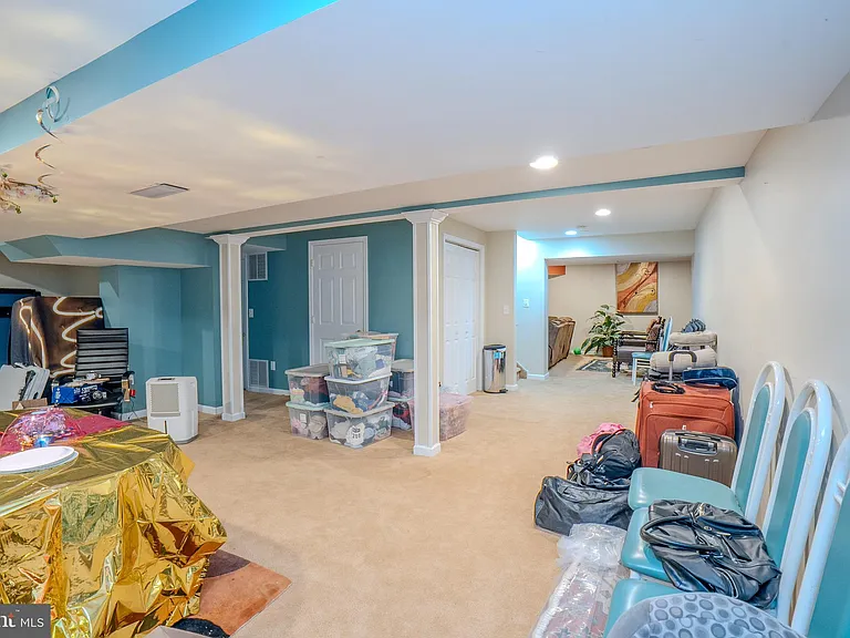 61 Amherst Way — Photo 46