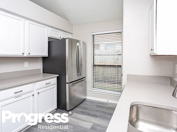 5th image of 3012 Creekwood Ln