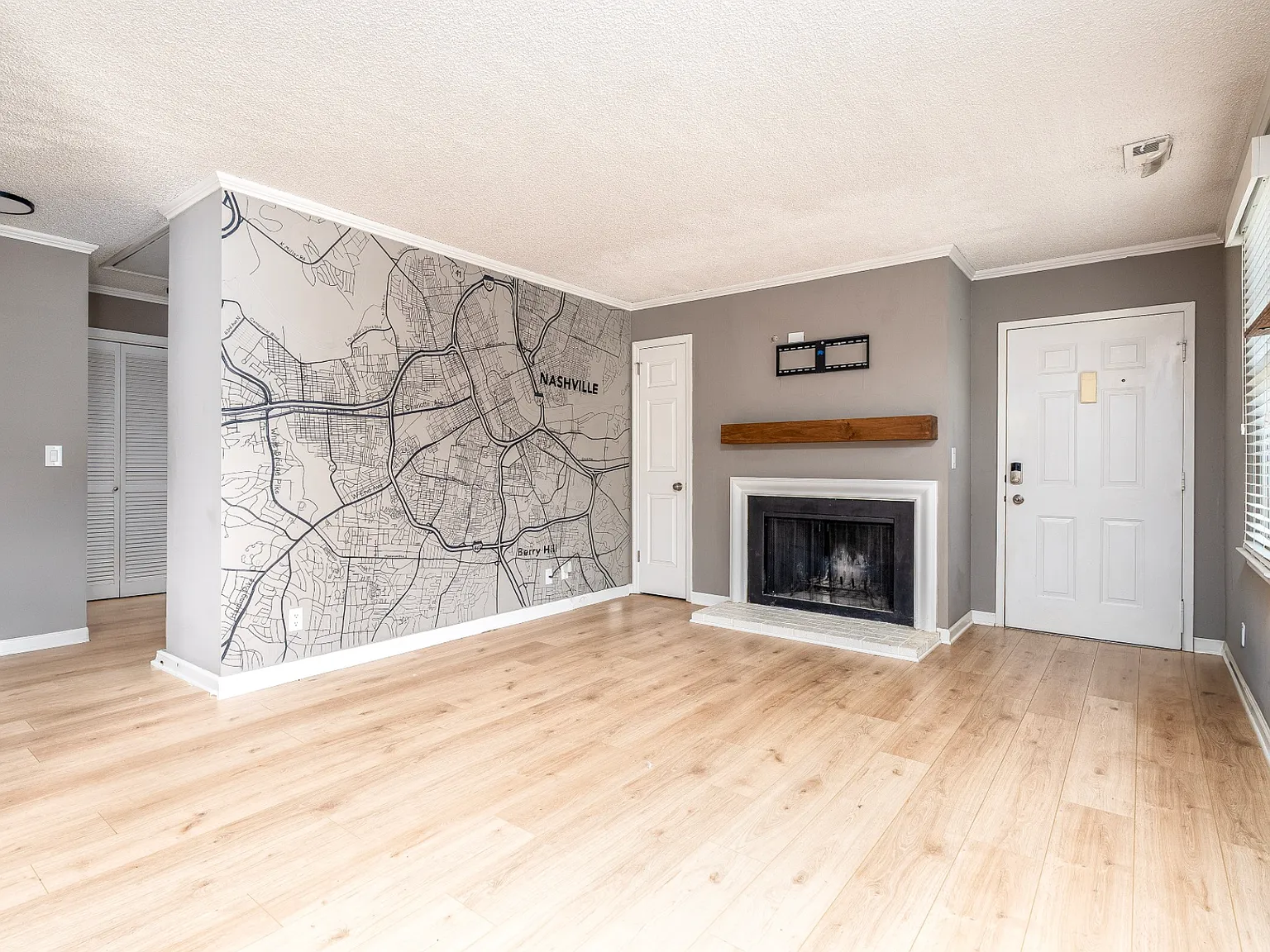 2 bed, 992 sqft, $1,750 — Photo 2