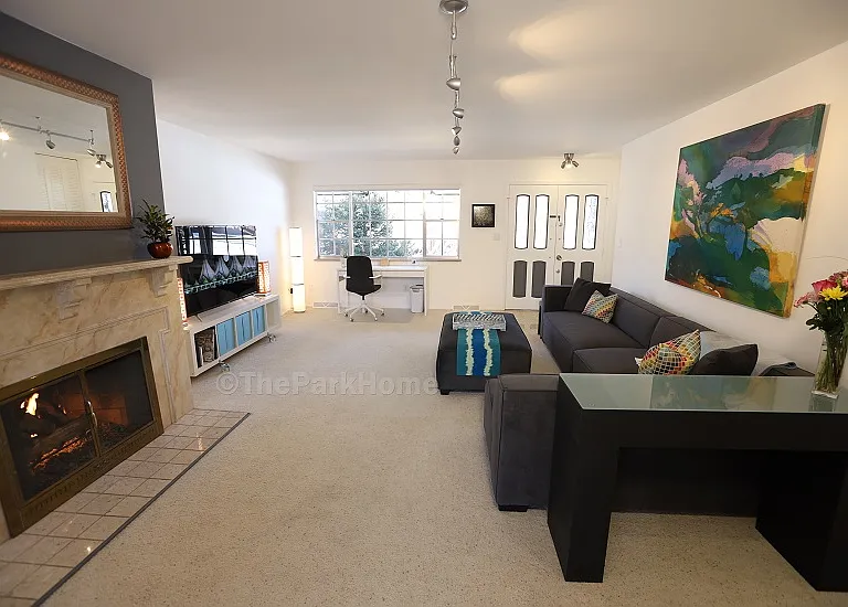 3246 S Oneida Way — Photo 3
